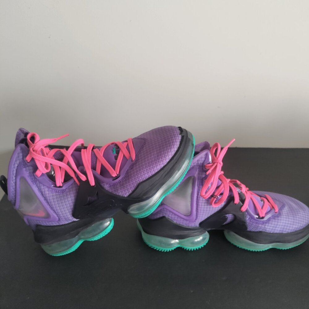 NIKE LEBRON 19 XIX Sz: 7.5 Mens Basketball Shoes Wild Berry CZ0203-500 GUC